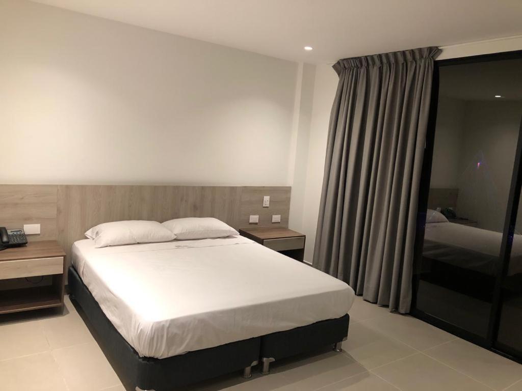 Hotel Tucunare イニーリダ エクステリア 写真